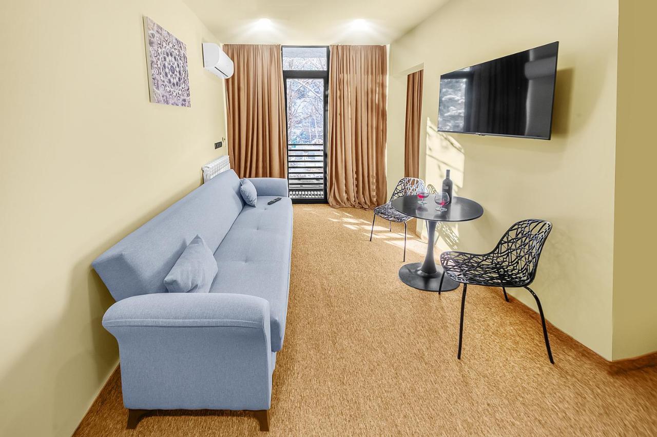 Lalo Hotel Абастумани Екстериор снимка