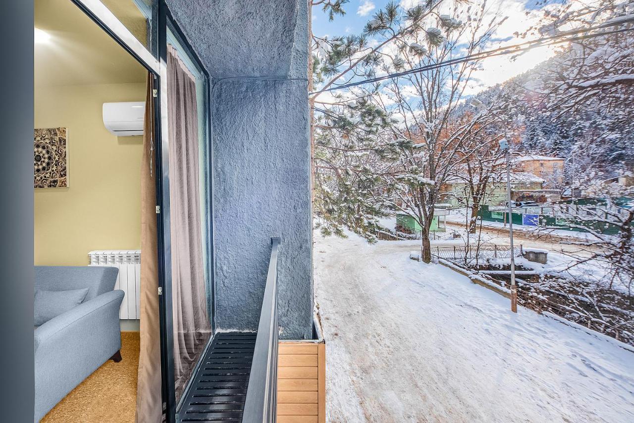 Lalo Hotel Абастумани Екстериор снимка
